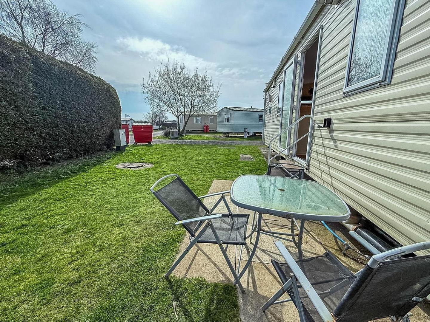 Spacious 8 Berth Caravan At Southview Holiday Park Near Skegness Ref 33018Ml エクステリア 写真
