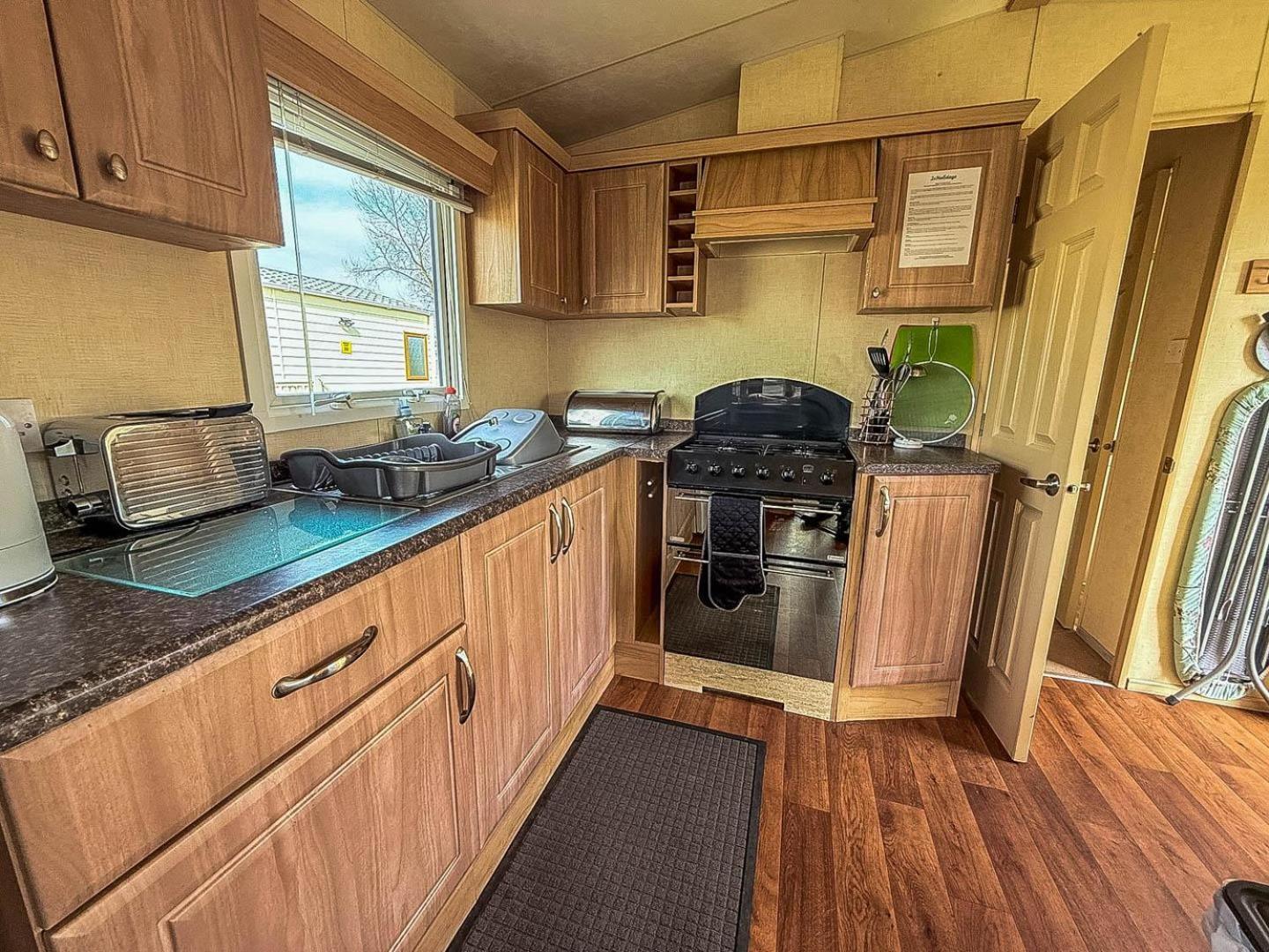 Spacious 8 Berth Caravan At Southview Holiday Park Near Skegness Ref 33018Ml エクステリア 写真